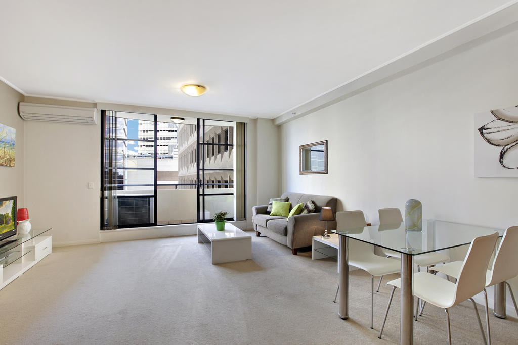 Astra Apartments North Sydney Room photo